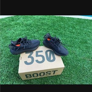 Authentic Yeezy 350 shoes with box. Size US 4 kids. Only one wear.